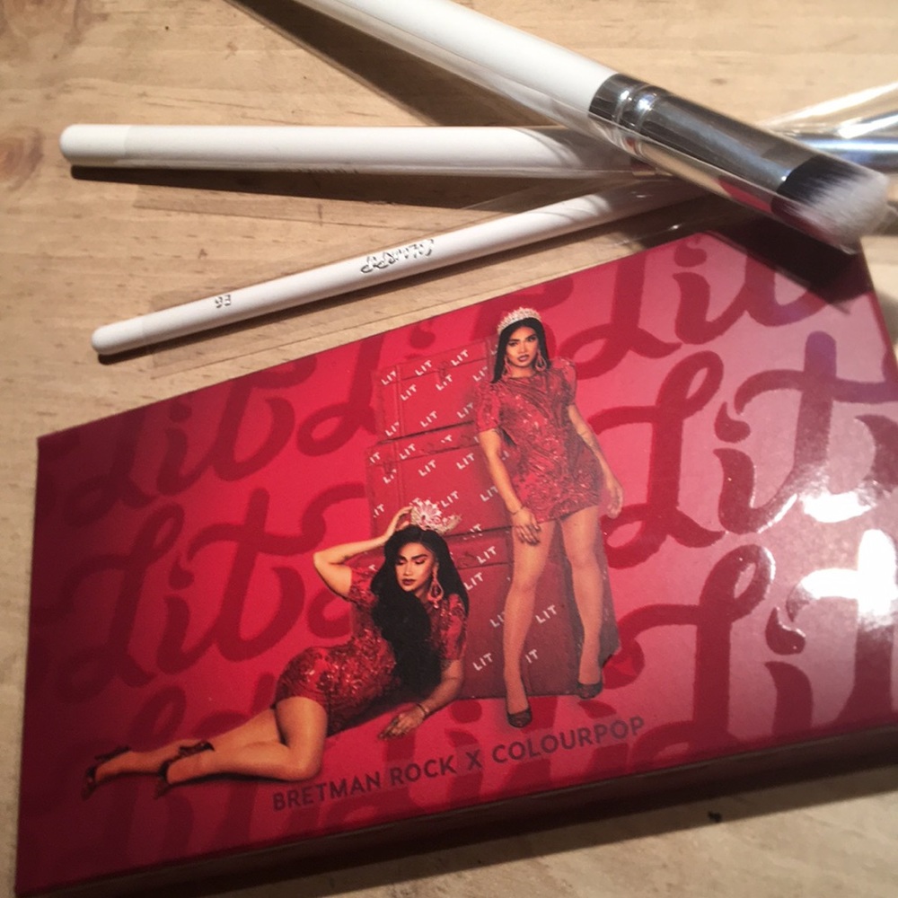 Palette and Brushes💕